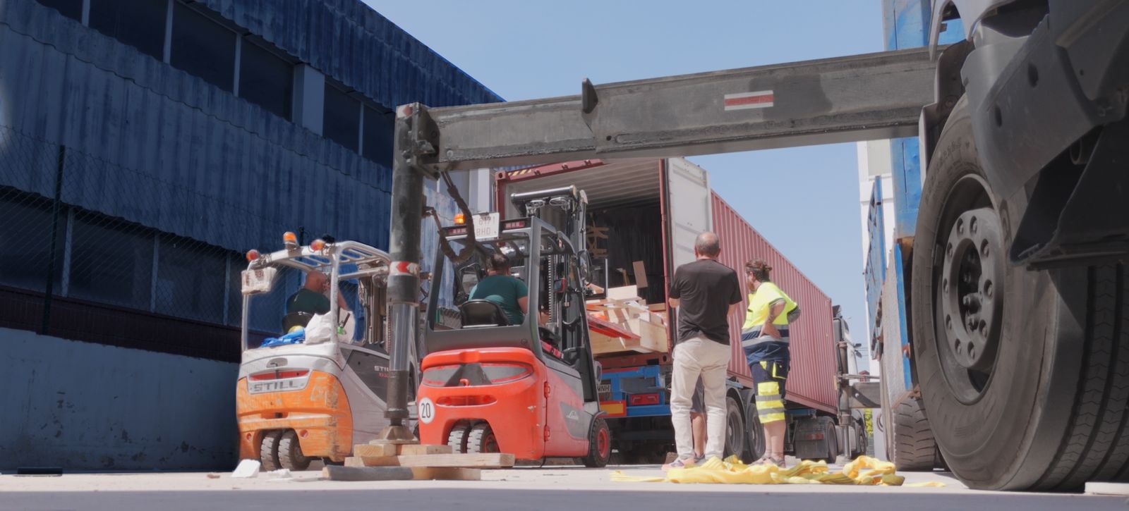 Final pieces going into the container at the Valencia workshop yard